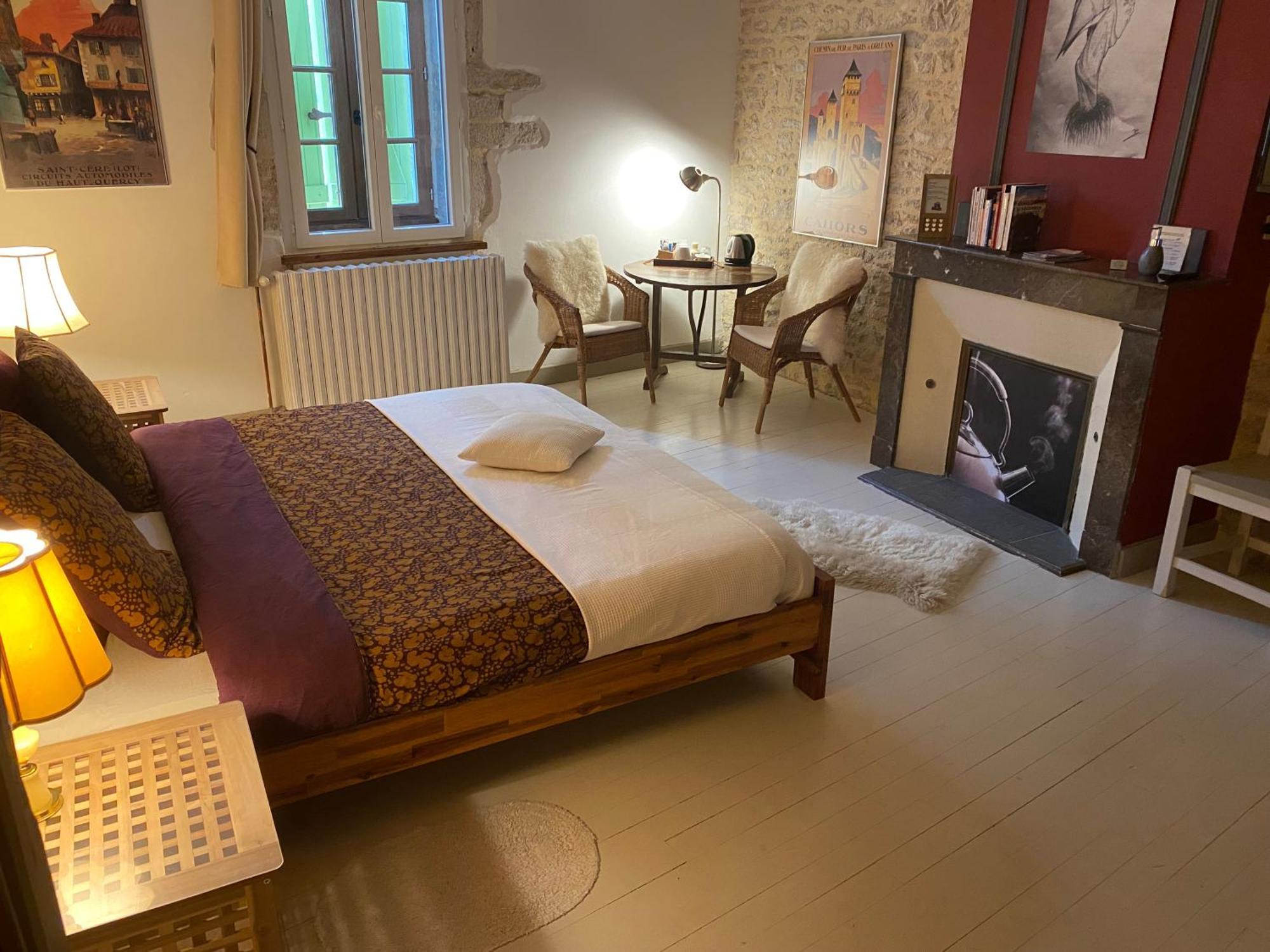 Chambre D'Hotes Les 3 Cochons D'Olt Arcambal Exterior photo